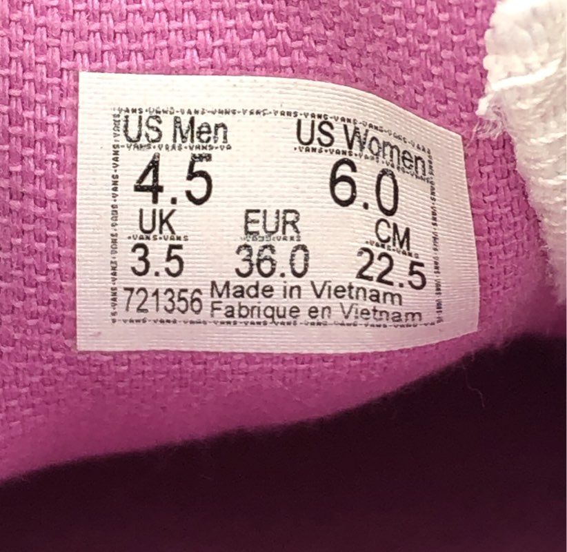 Vans Classic Slip-On VR3 Pink Canvas Butterfly Embroidered Size Women 6 Men 4.5