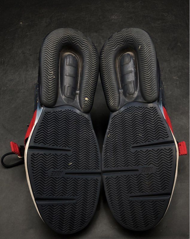 Nike Men's Air Force 270 Black Red Athletic Shoes - Size 9