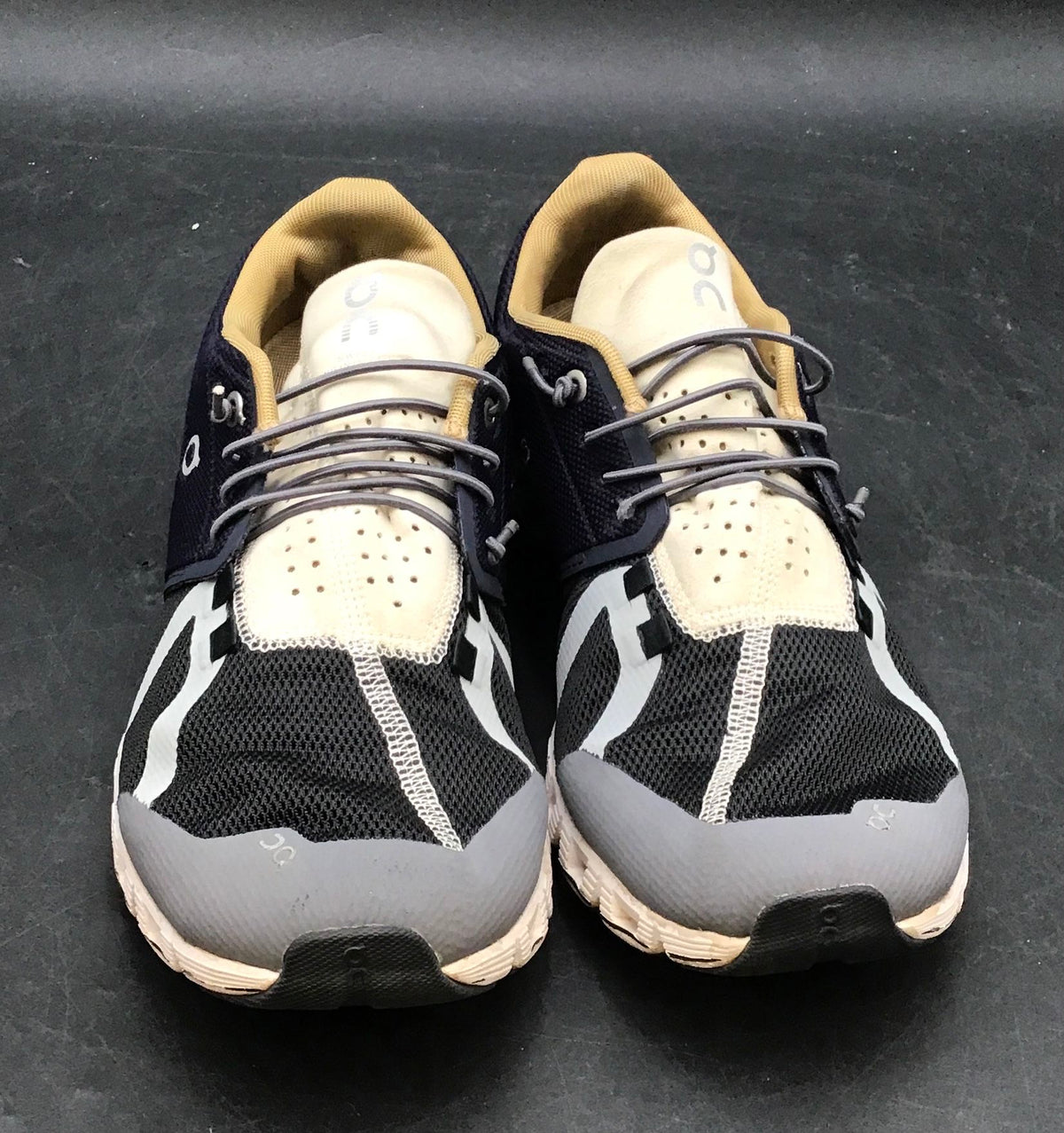 On Cloud Men's Black Gray Athletic Shoes - Size 8