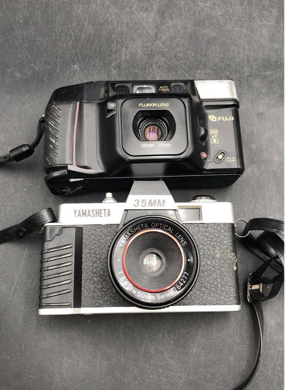 Pentax, Kodak, Yamasheta 35MM Film Point & Shoot Camera Lot