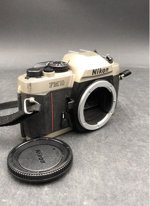 Nikon FM10 Film 35mm SLR Camera With Lens Cap