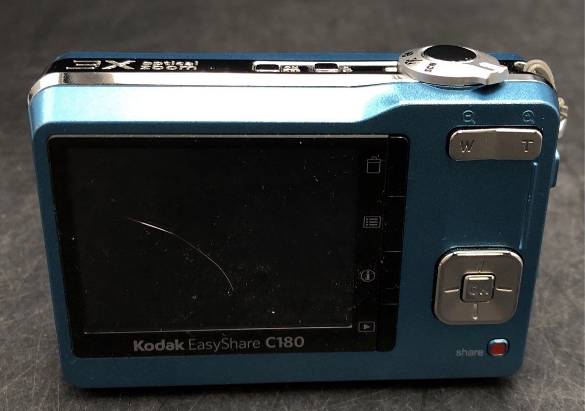 Kodak EasyShare C180 Point & Shoot Camera With Case