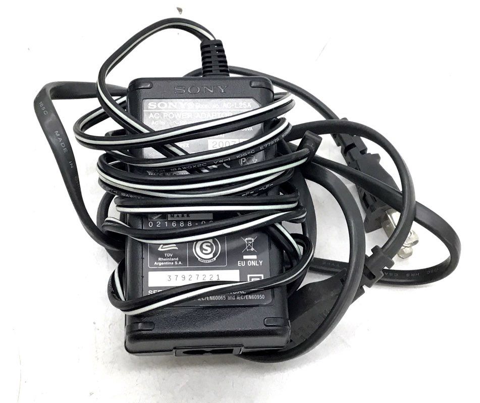 Sony Touch Panel LCD Handycam 20X Optical Zoom Handheld Camcorder W/Accessories