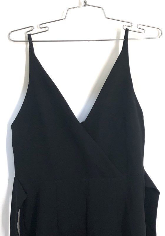 ASOS Women's Black Wrap V-Neck Sleeveless Tie Waist Jumpsuit Sz 4