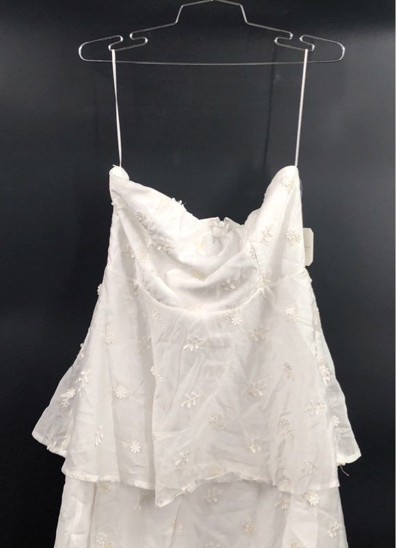 Altar'd State Women's White Strapless Tiered Applique Embroidered Dress Sz M NWT
