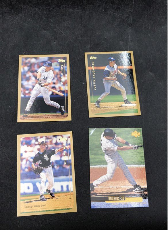 12:8.0lbs. Lot Of Mixed Sports Baseball, Football Cards. Medium Box, Unsorted