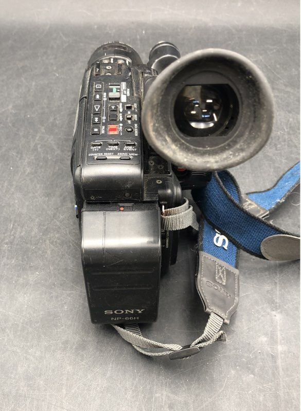 Canon, Sony Video 8 Handheld Camcorders Lot