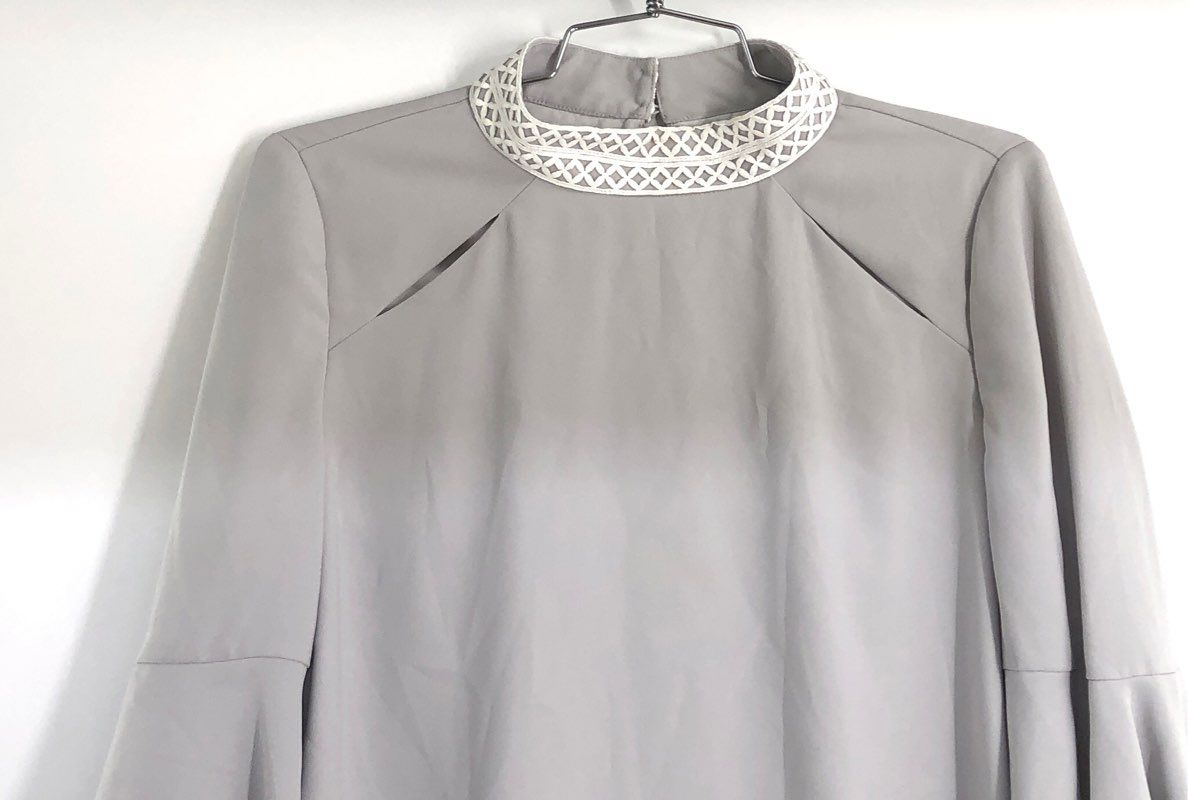 Anna Cate Women's Gray Embroidered Mock Neck Tiered Bell Sleeve Blouse Size XS