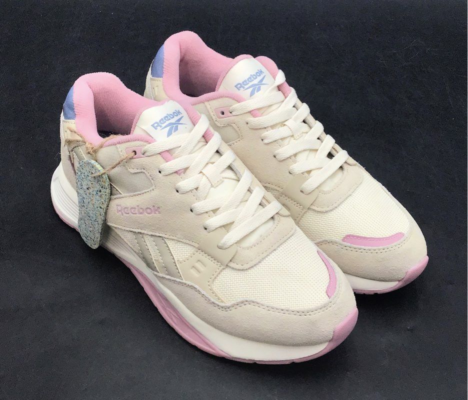 Reebok Rewind Run Chalk Pink Blue Low Top Sneakers Women's Size 10 NWT