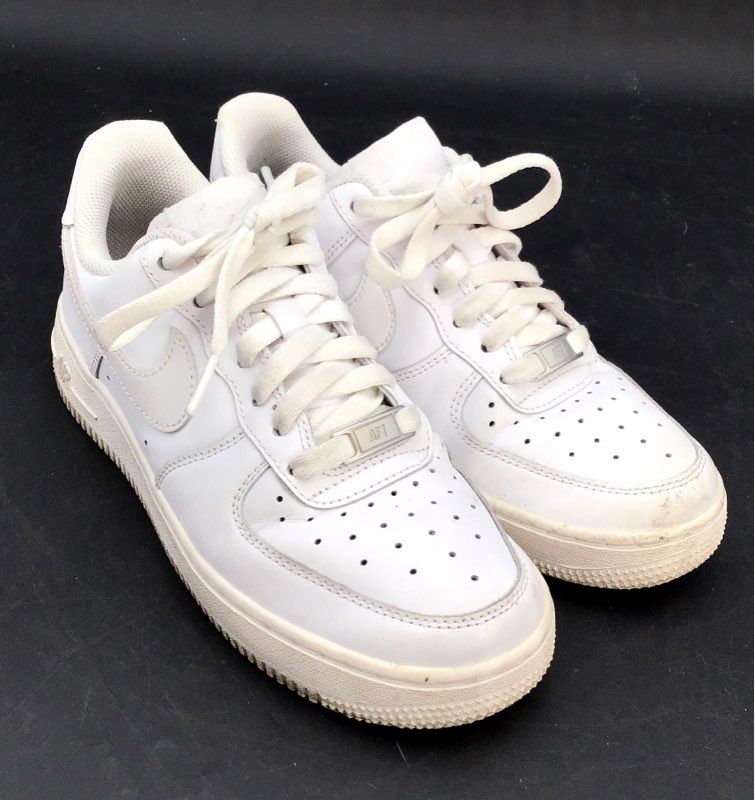 Nike Women's Air Force 1 White Athletic Shoes - Size 6.5