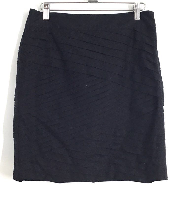 White House Black Market Women's Black Tiered Pleated Pencil Skirt Size 2 NWT