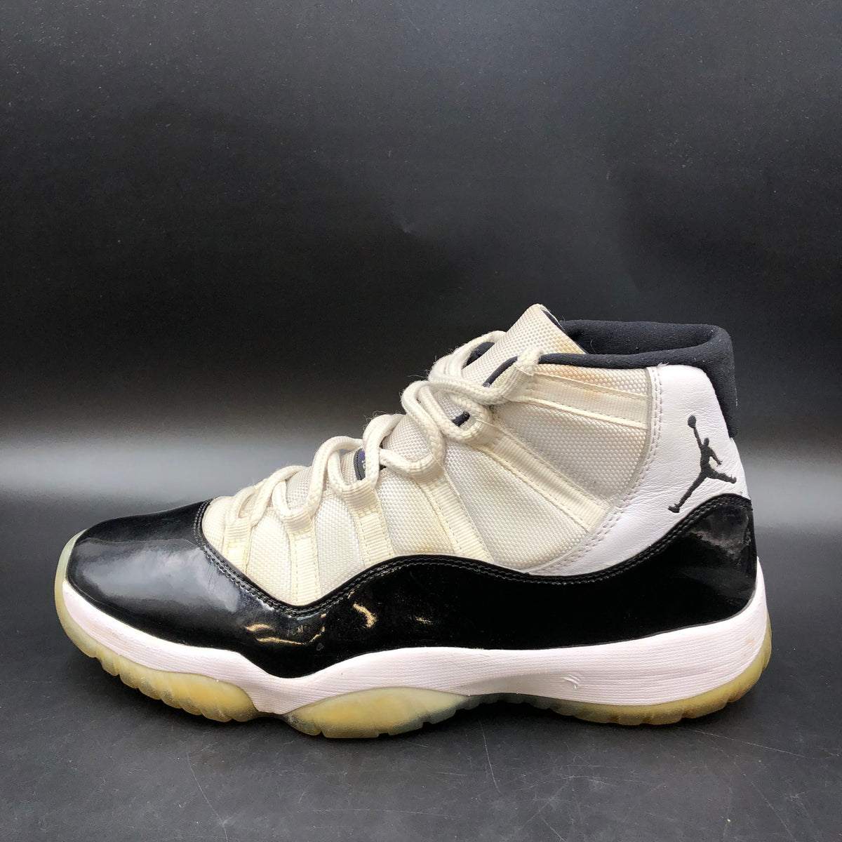 Nike Air Jordan 11 Retro Concord White Black 2018 Sneakers Size 9.5 COA
