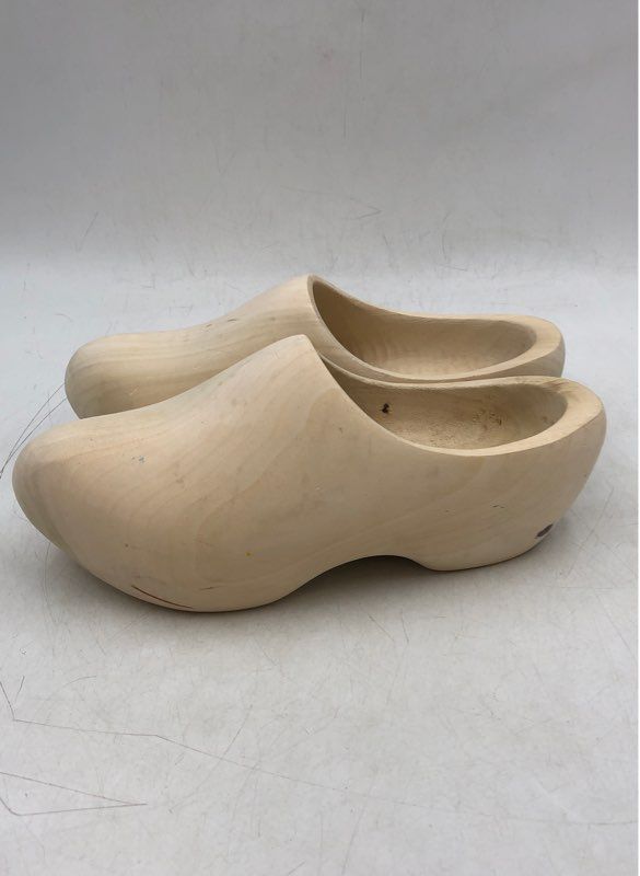 Women&#39;s Tan Wooden Hand-Crafted Clog Shoes - Size 39