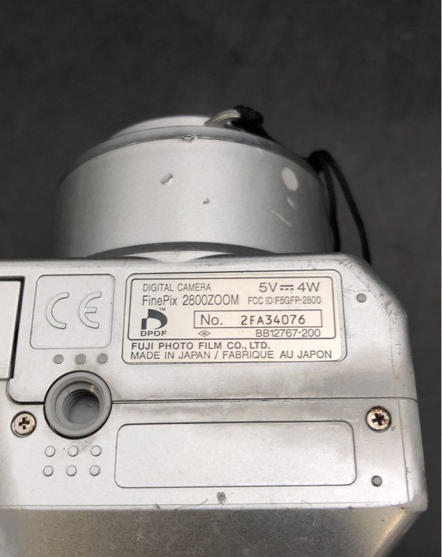 Fujifilm FinePix 2800Zoom Digital Camera