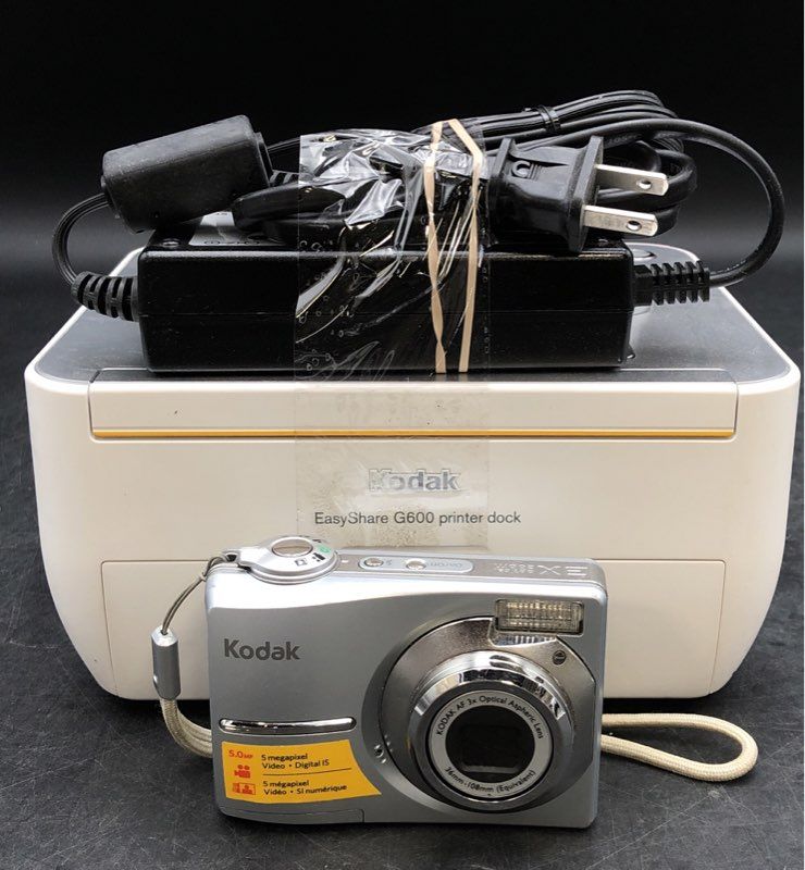 Kodak EasyShare C513 Point & Shoot Camera & Printer Dock With Adapter