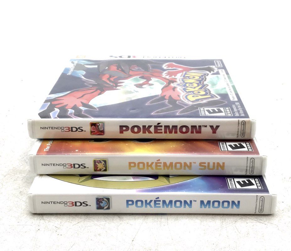 Nintendo 3DS Video Game Lot - Nintendo 3DS Pokemon Moon And More