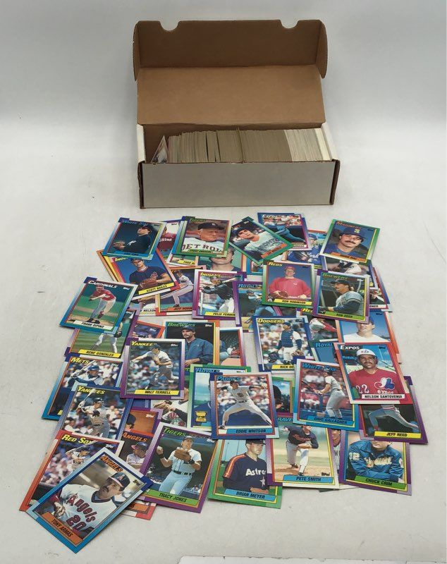 17.7 lbs. Lot of Baseball MLB Cards. Medium Box, Unsorted