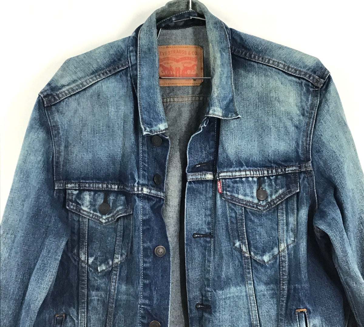 Levi&#39;s Men&#39;s Blue Denim Trucker Jacket - Size Medium