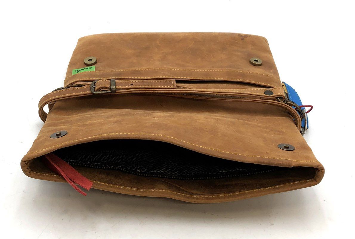 Cooks Tan Brown Leather Hurricane Series Foldover Clutch Crossbody Bag NWT
