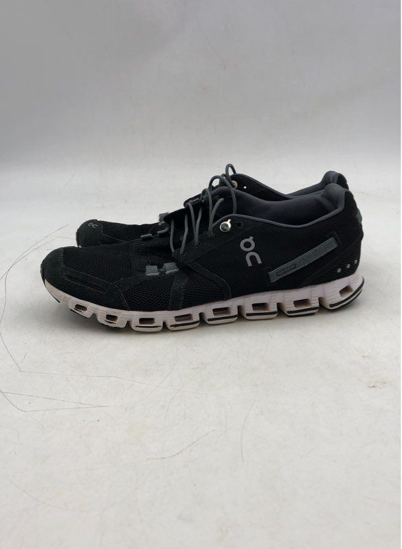 On Cloud Women&#39;s Black Athletic Shoes - Size 8.5