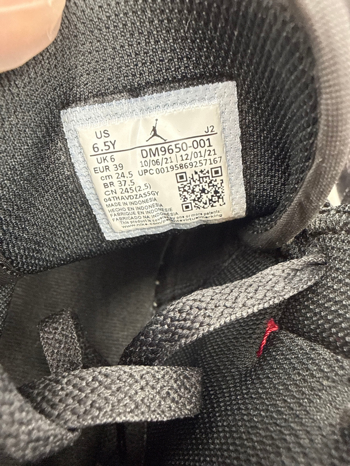 Nike Air Jordan 1 Mid Bred Text Black Red Youth Basketball Size 6.5Y COA