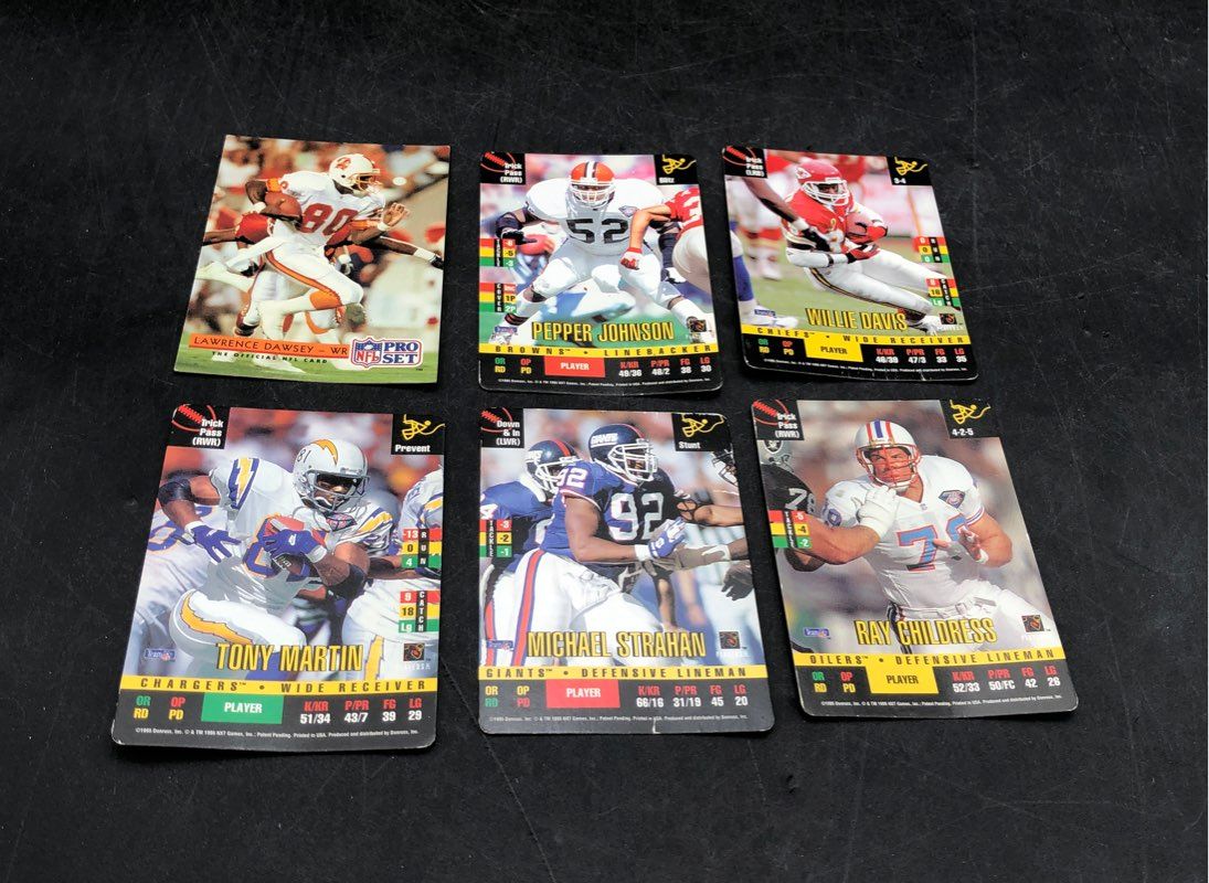 11.09 lbs Mixed Lot Of Fleer Football, Baseball MLB Cards. Medium Box, Unsorted