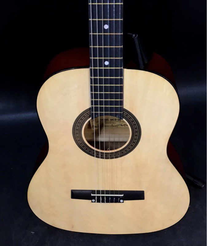 Monkey MCG-36 6-String Acoustic Guitar With Case