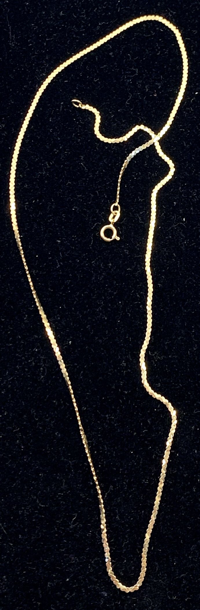 Fabulous 14K Gold Serpentine Necklace 3.2g