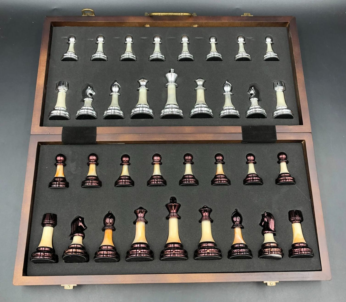 Bivomon Chess Set in Wooden Case with Metallic Pieces