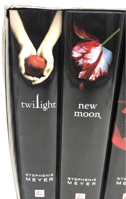 Stephenie Meyer Twilight Saga Complete 4 Book Set Hardcover New Moon Eclipse