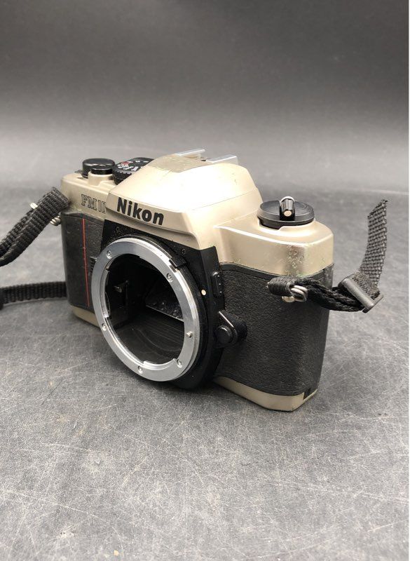 Nikon FM10 Film 35mm SLR Camera With Lens Cap