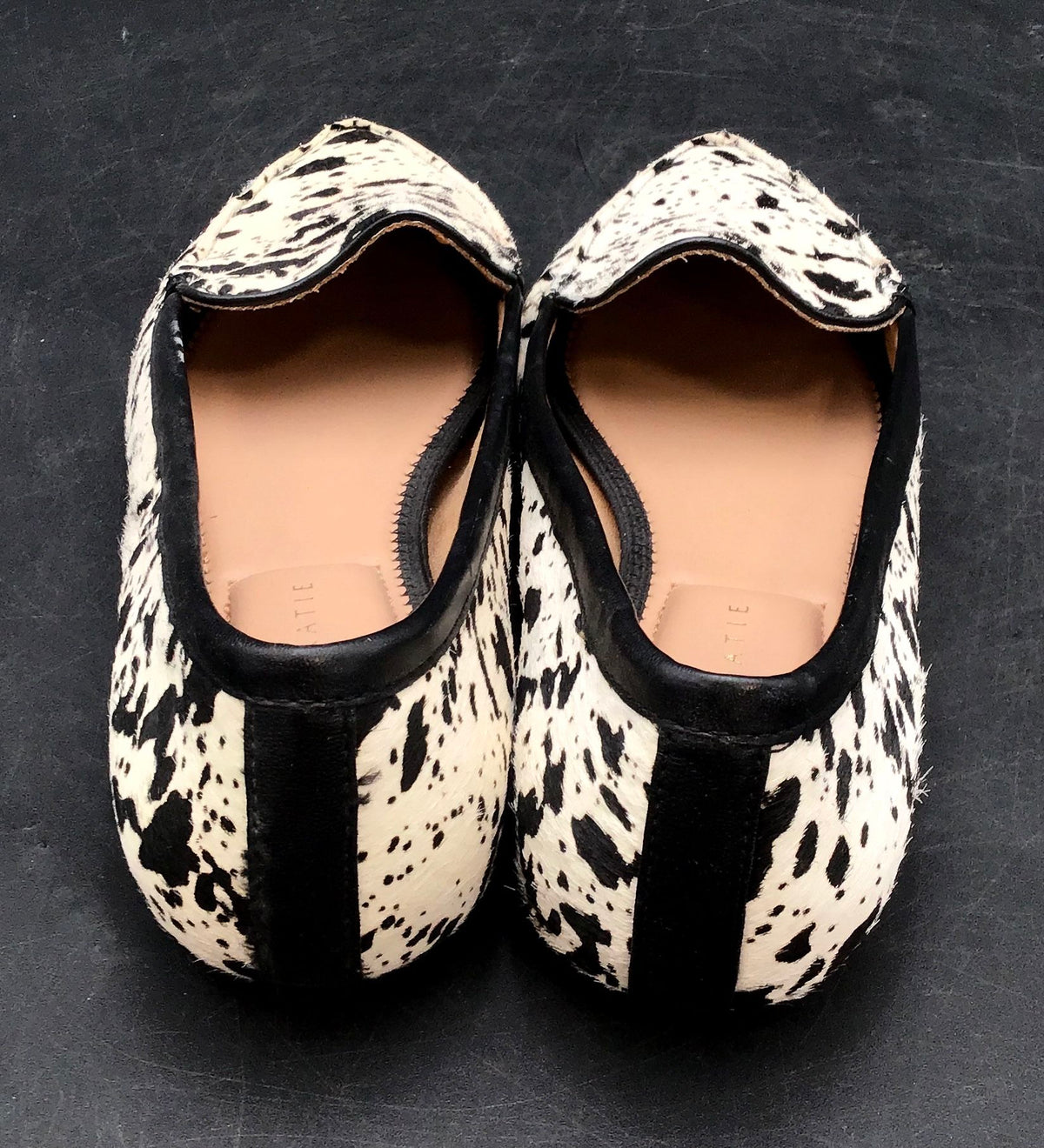 NWT Kelly & Katie Women's Jordi Ivory Black Loafer Flats - Size 8.5