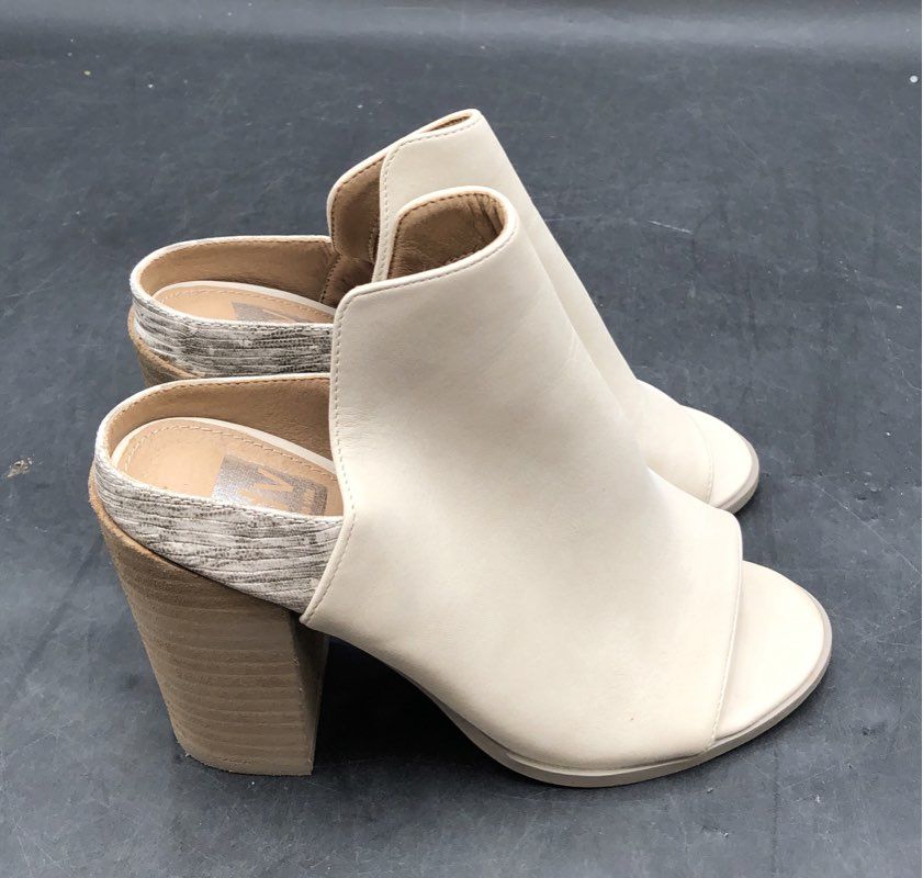 DV by Dolce Vita Barkar Cream Off White Open Toe Block Heel Mules Size 6