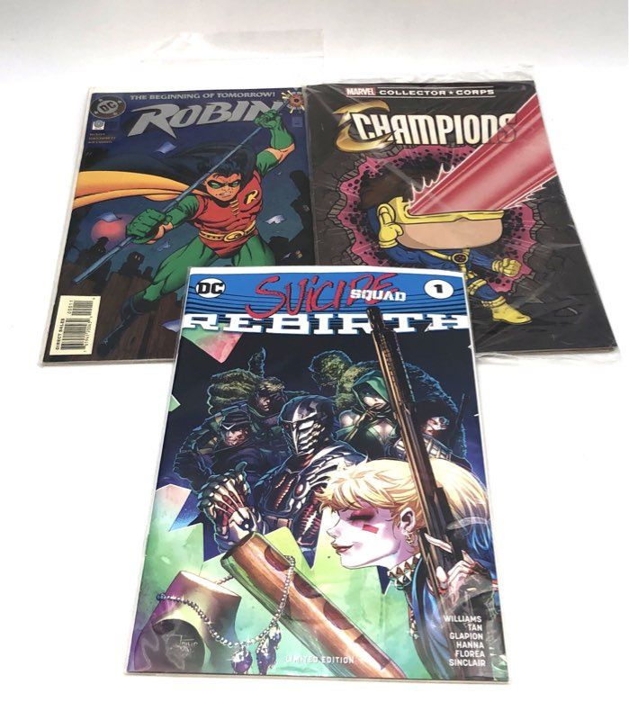 Comic Book Lot Marvel DC Valiant Mixed Era Approx. 25 Comics