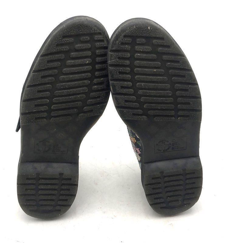 Dr. Martens 3989 Black Floral Wingtip Brogue Women's Shoes Size 10