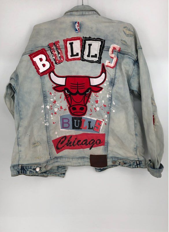 NBA Women&#39;s Blue Chicago Bulls Basketball Denim Jacket - Size Large