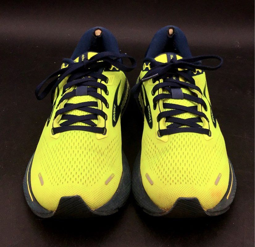 Brooks Men's Adrenaline Gts 22 Green Athletic Shoes - Size 7.5