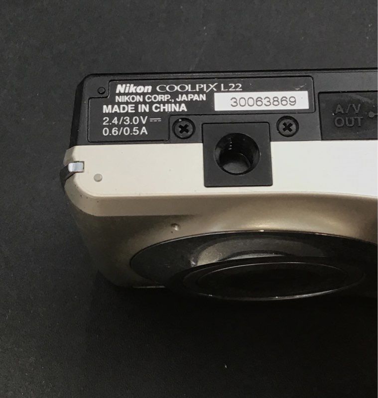 Nikon COOLPIX L22 12.0MP Digital Camera 3.6x Zoom Champagne