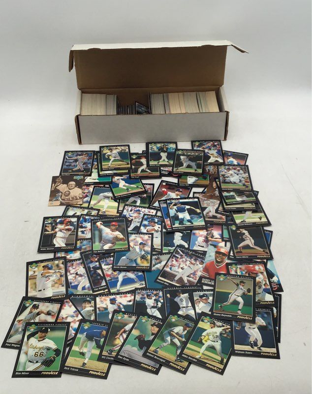 17.7 lbs. Lot of Baseball MLB Cards. Medium Box, Unsorted