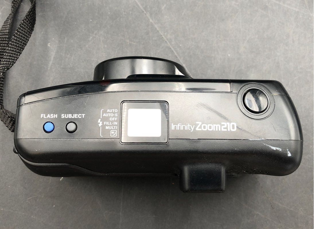 Olympus Infinity Zoom 210 Film 35mm Point & Shoot Camera