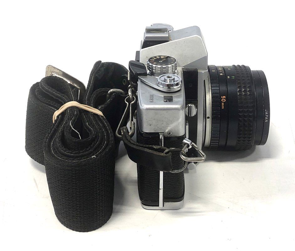 Vintage Minolta SR-T 101 35mm SLR Camera + 50mm & Vivitar 70-210mm Lens Lot