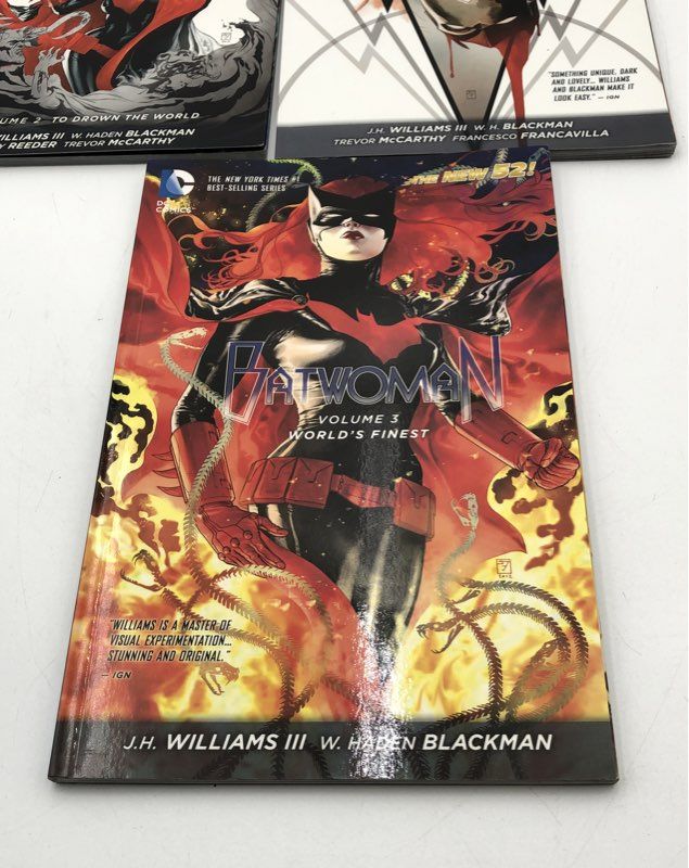 DC Batwoman Graphic Novel TPB Lot & Walt Disney Comics #656 5 Piece Set