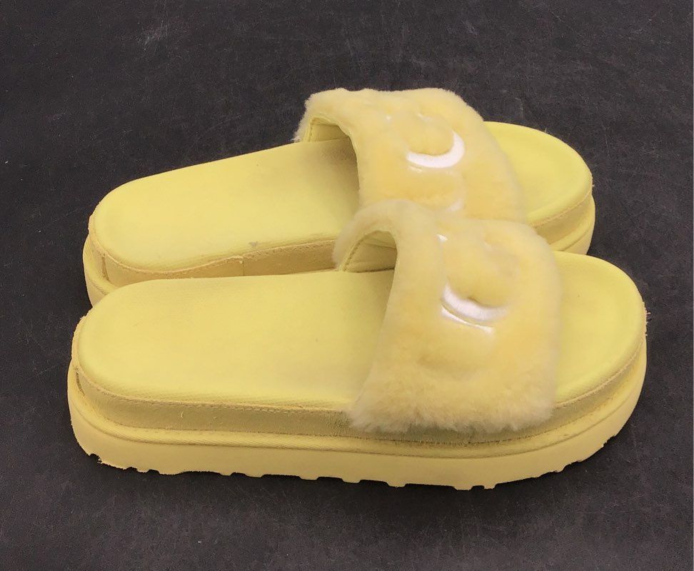 UGG Laton Fur Slide Pollen Yellow Platform Sandals Women's Size 7