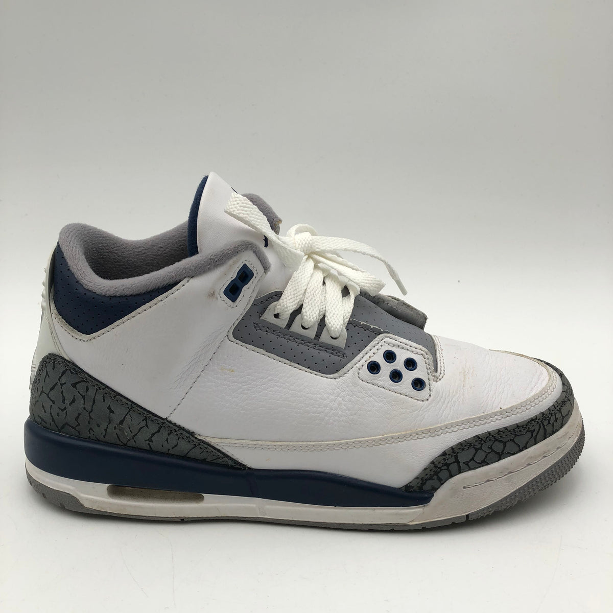 Nike Air Jordan 3 Retro Midnight Navy Boy's Sneakers Size 6.5 COA