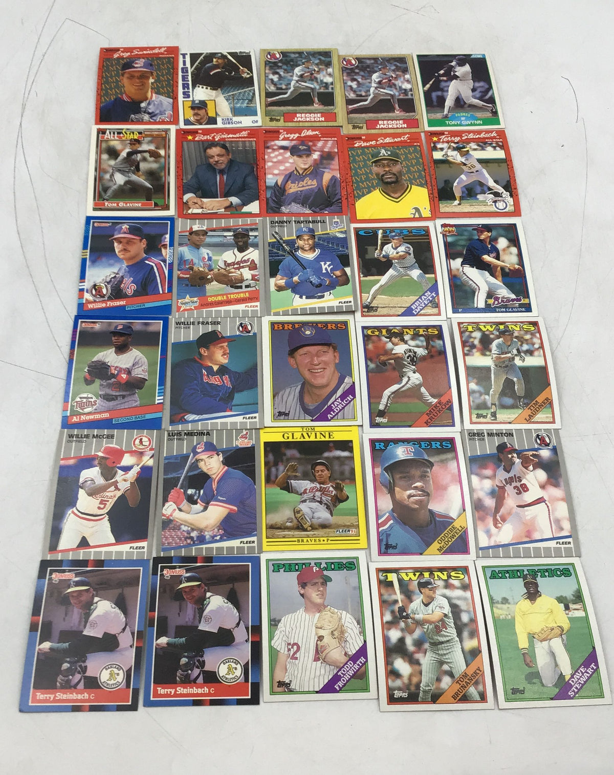 Lot of Baseball MLB Trading Cards. Medium Box, Unsorted