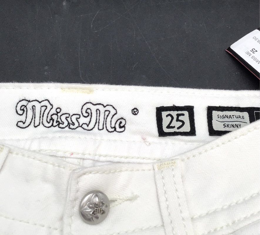 NWT Miss Me Women's White Denim Signature Skinny Jeans - Size 25