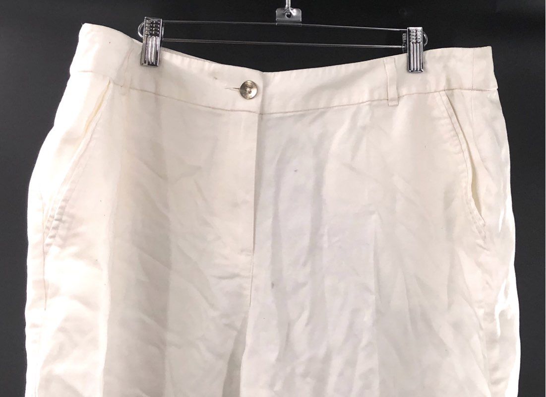 Chico's Women's Antique White Lyocell Linen Blend 11" Inseam Shorts NWT Sz 3