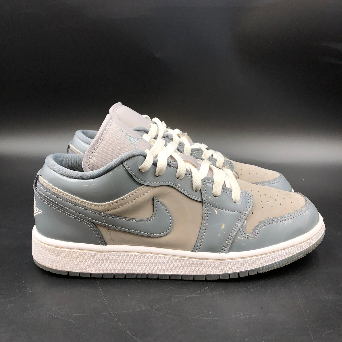 Nike Air Jordan 1 Low Patent Cool Grey Boy's Sneakers Size 6Y COA