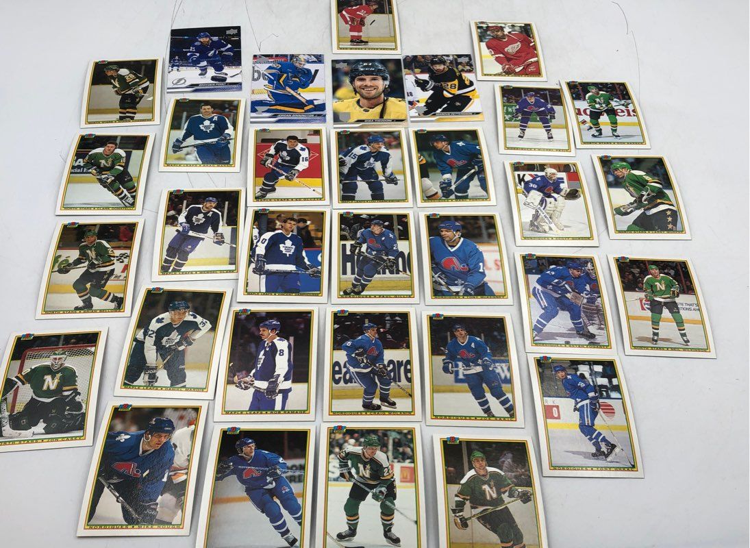 3.4 lbs. Lot Of Ice Hockey NHL Cards. Medium Box, Unsorted