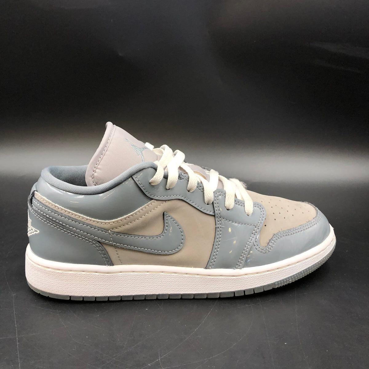 Nike Air Jordan 1 Low Patent Cool Grey Boy's Sneakers Size 6Y COA
